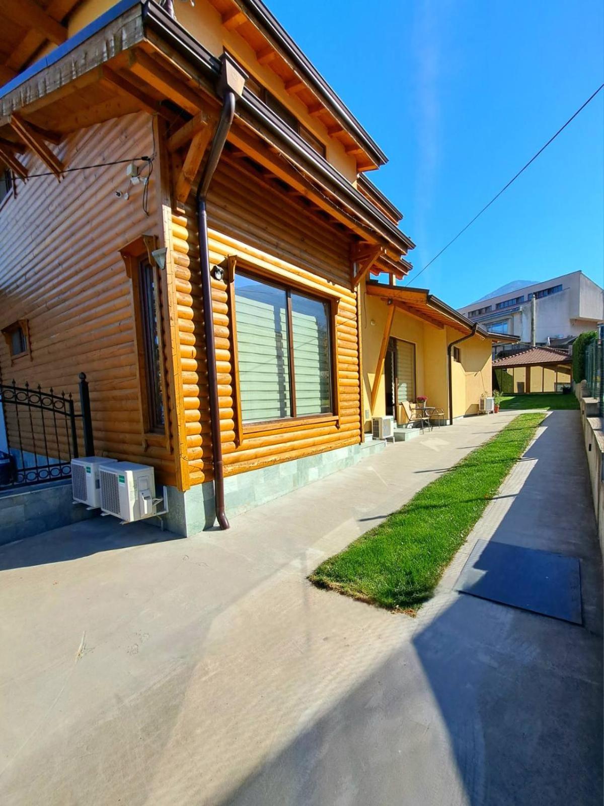 ספרבה בניה Guest House Ideal מראה חיצוני תמונה