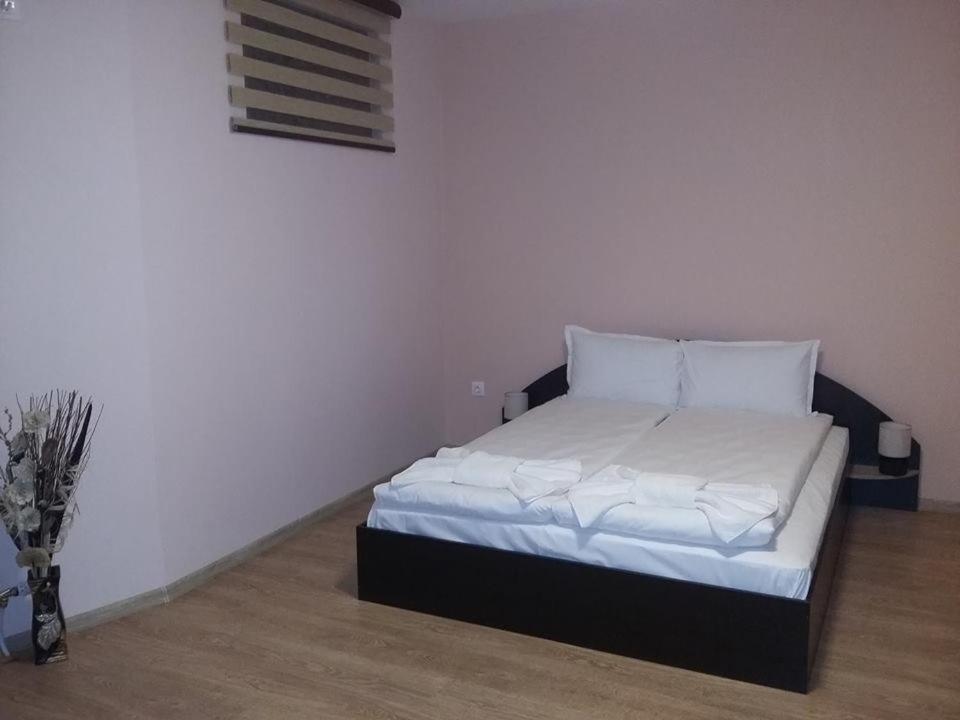 ספרבה בניה Guest House Ideal מראה חיצוני תמונה