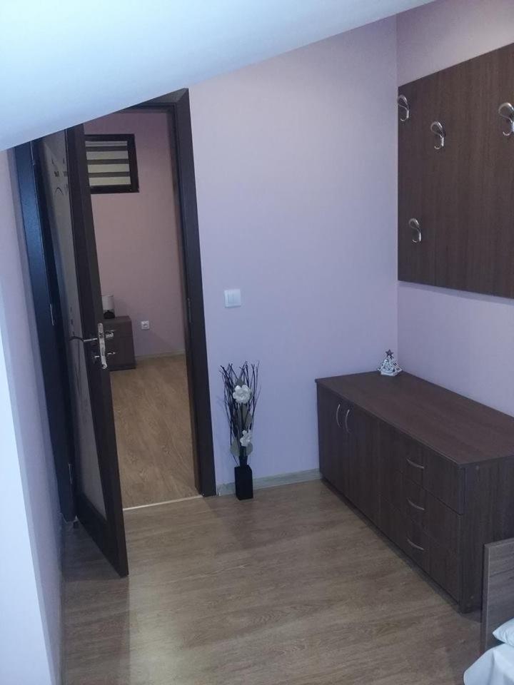 ספרבה בניה Guest House Ideal מראה חיצוני תמונה