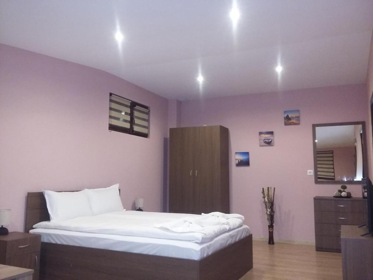 ספרבה בניה Guest House Ideal מראה חיצוני תמונה