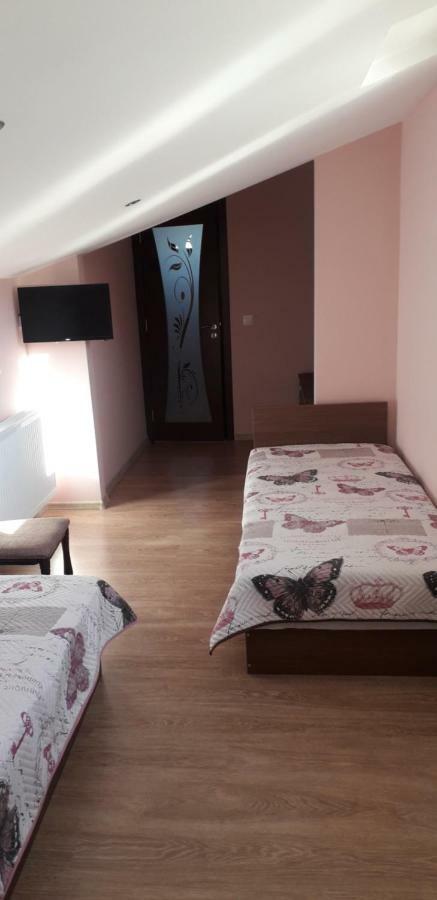 ספרבה בניה Guest House Ideal מראה חיצוני תמונה