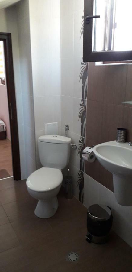 ספרבה בניה Guest House Ideal מראה חיצוני תמונה
