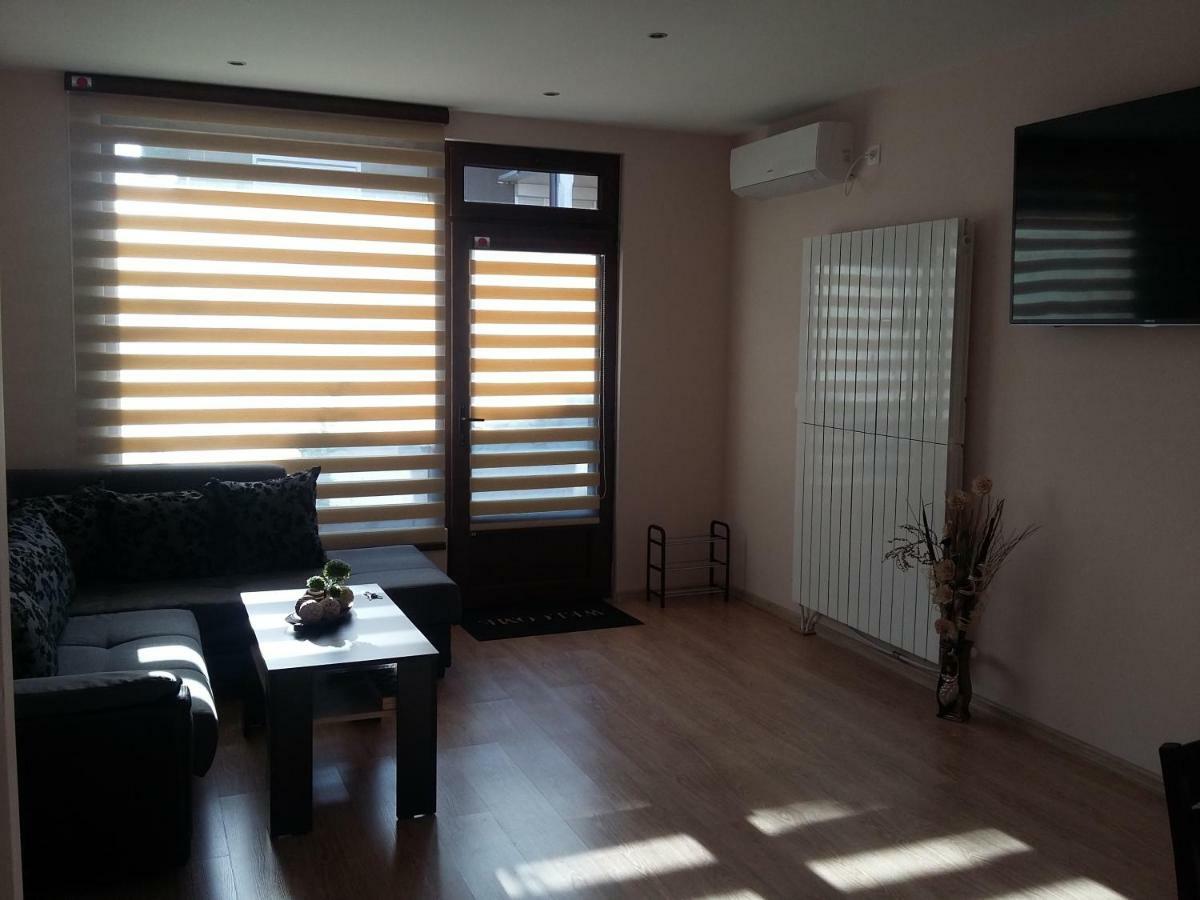 ספרבה בניה Guest House Ideal מראה חיצוני תמונה