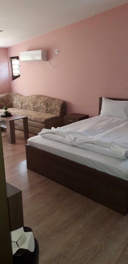 ספרבה בניה Guest House Ideal מראה חיצוני תמונה