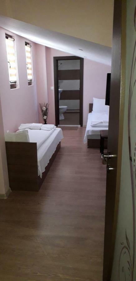 ספרבה בניה Guest House Ideal מראה חיצוני תמונה