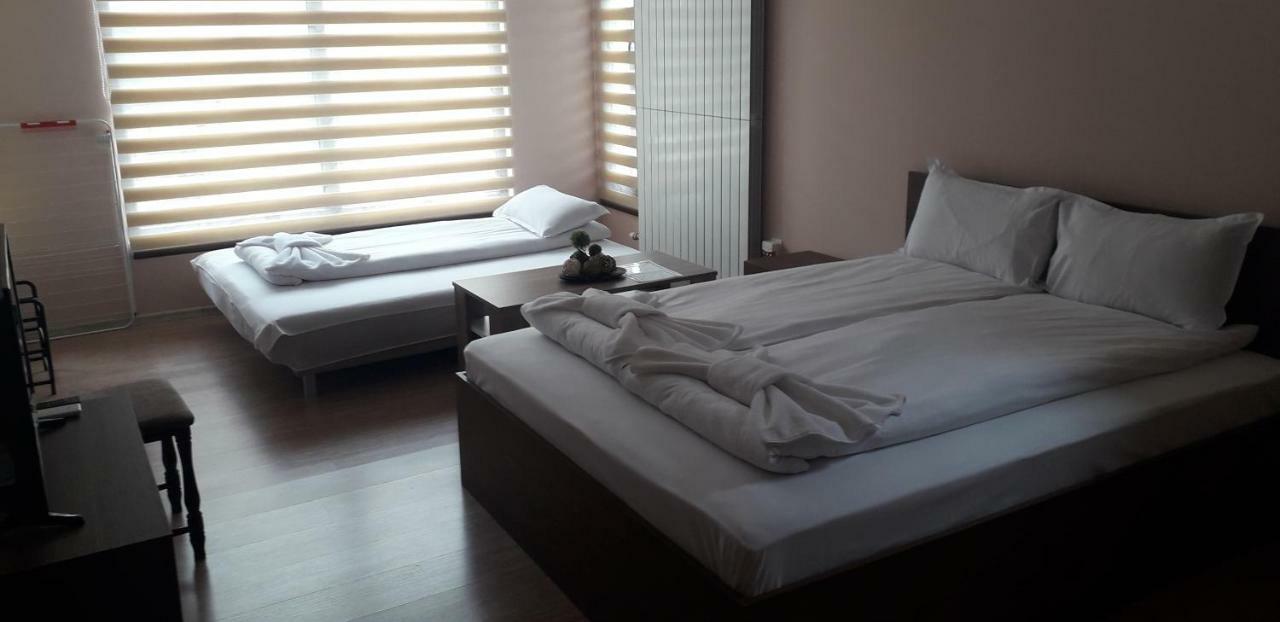 ספרבה בניה Guest House Ideal מראה חיצוני תמונה