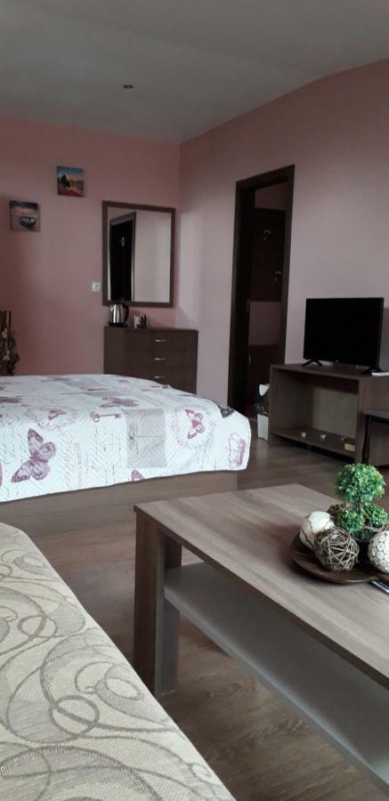 ספרבה בניה Guest House Ideal מראה חיצוני תמונה